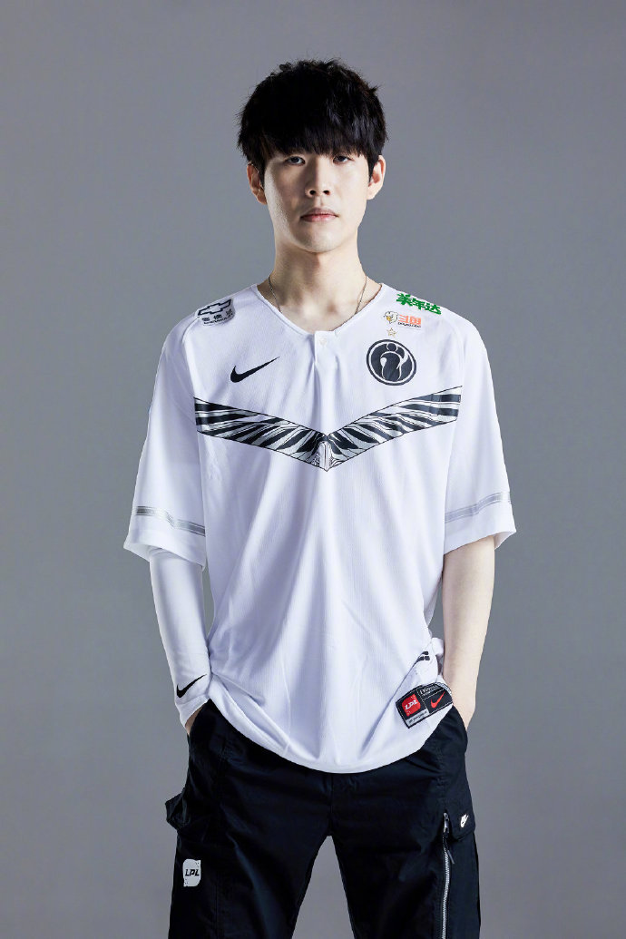 外媒统计2023年电竞赛事英语观众峰值：S13世界赛稳居第一