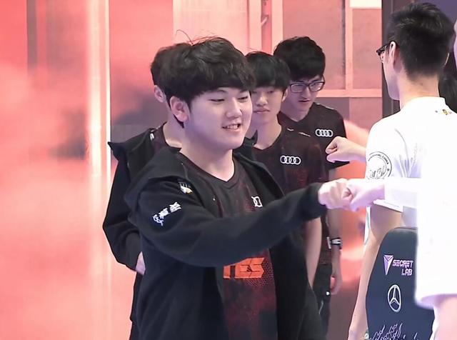 LPL组内赛最数据：JKL夺得最高分均伤害和最高场均15分钟经济差